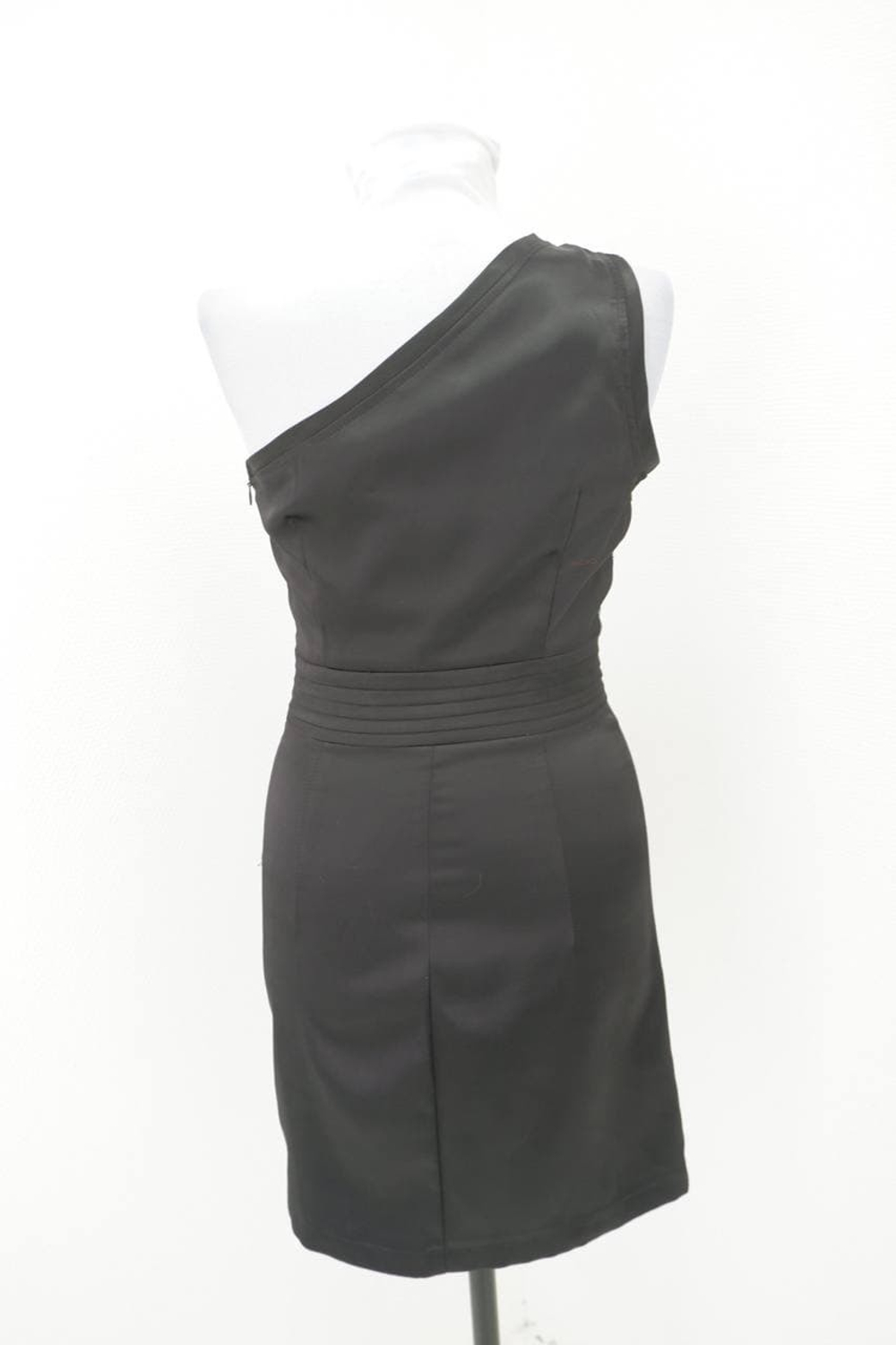 Платье Oodji с пайетками 42 размер