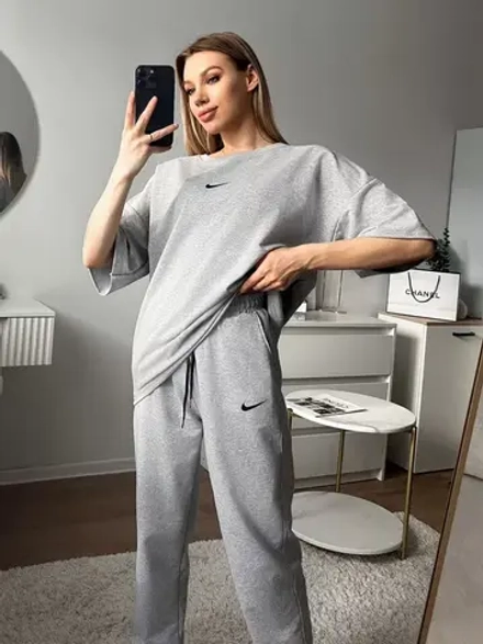 Костюм спортивный с футболкой