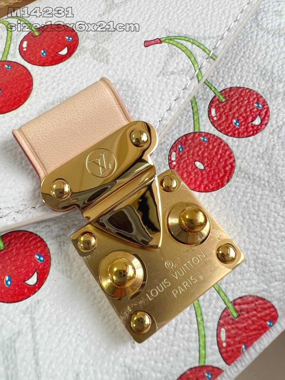 Louis Vuitton Pochette Metis East West