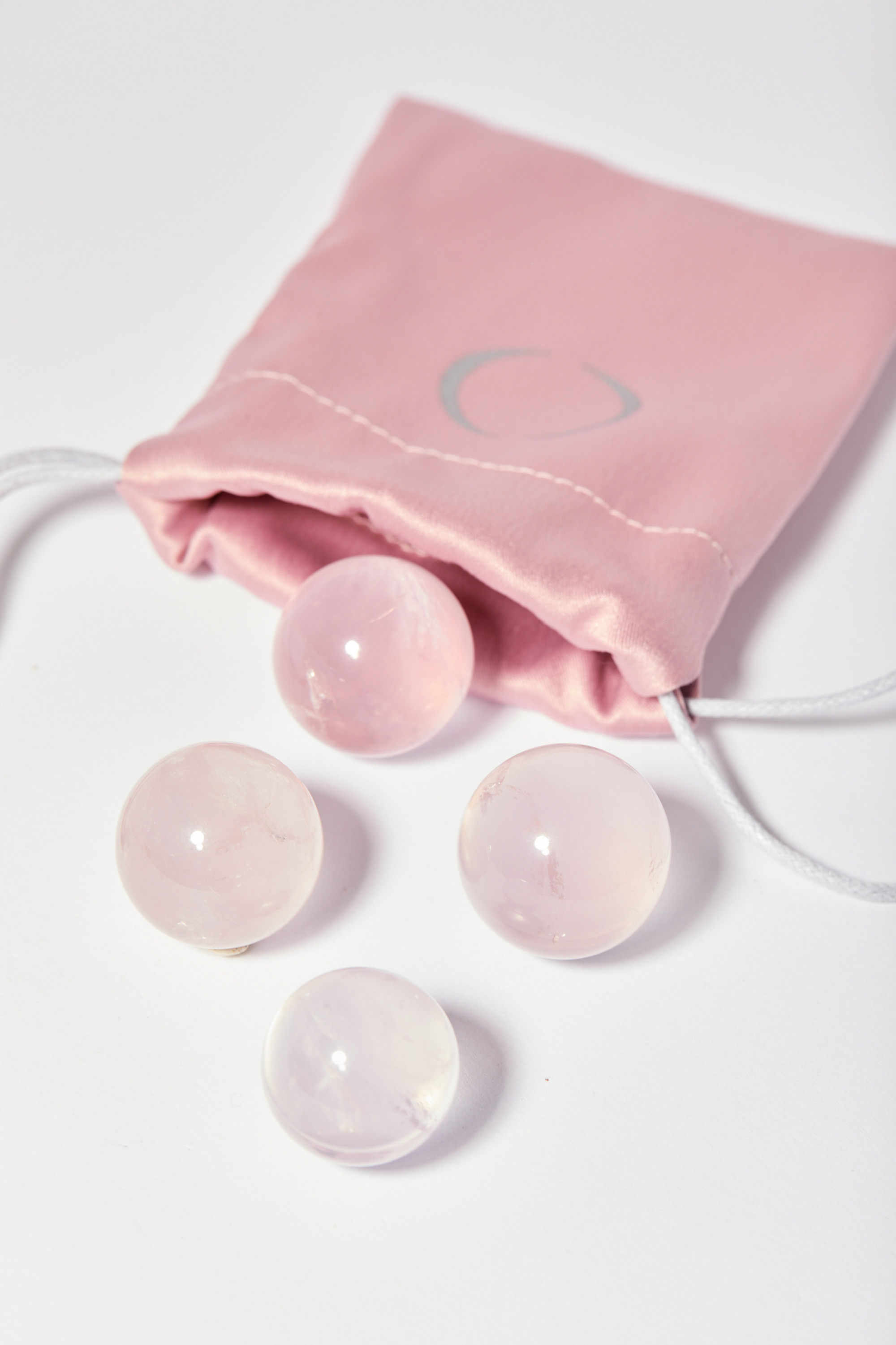 «Лёд» для коктейлей из розового кварца