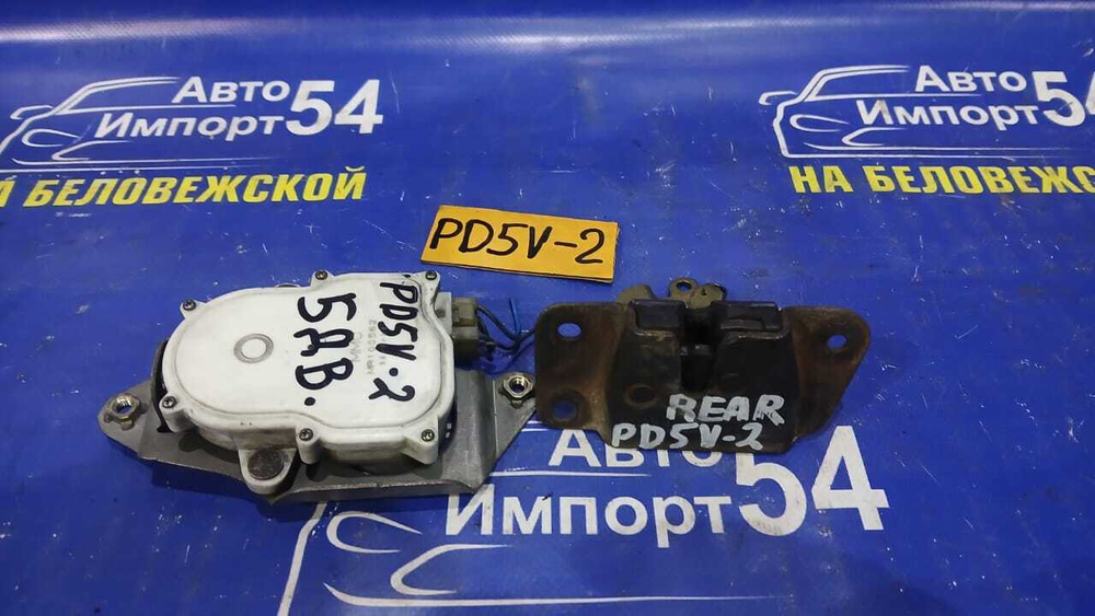 Замок багажника MITSUBISHI DELICA 1998