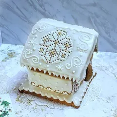 Новогодний пряничный домик Снежный / 15х15 см