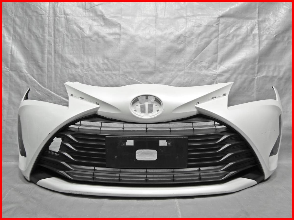 бампер передний Toyota Vitz KSP130 NSP135