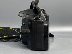 Nikon D3200 Body 14.200 кадров