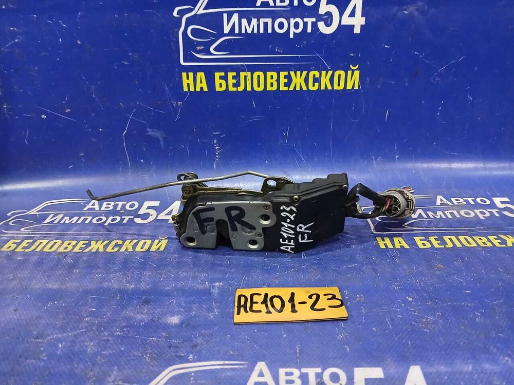 Замок двери передней правой TOYOTA CERES 1992