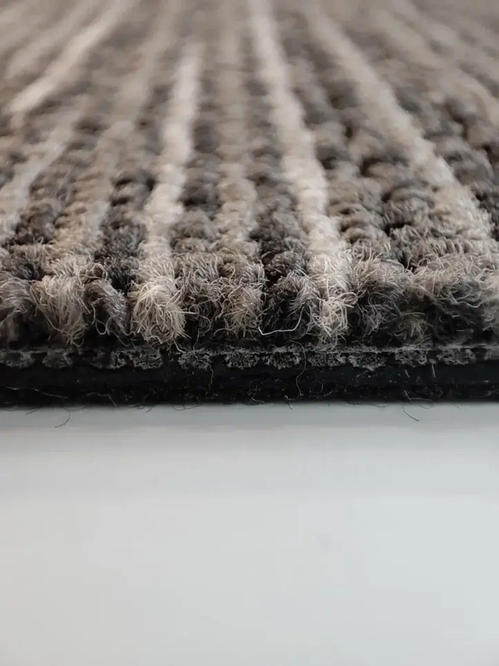 Ковровая плитка Associated Weavers Metro Tile 93