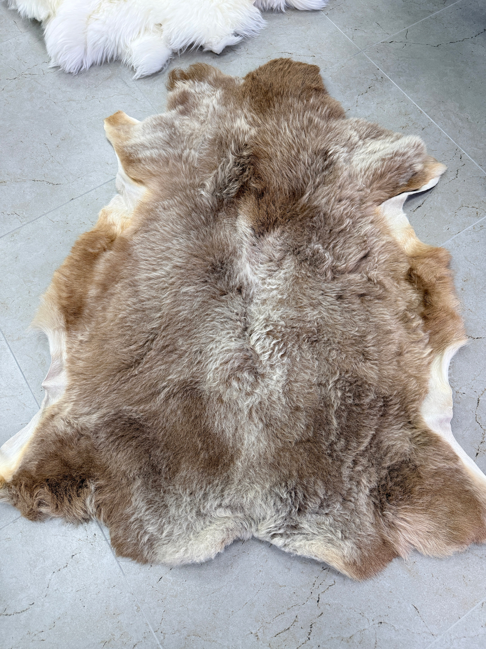 Шкура коврик меховой прикроватный овчина, 120х65 см.