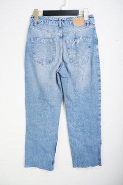 Джинсы Zarina с сердечками, визуально на 42 размер