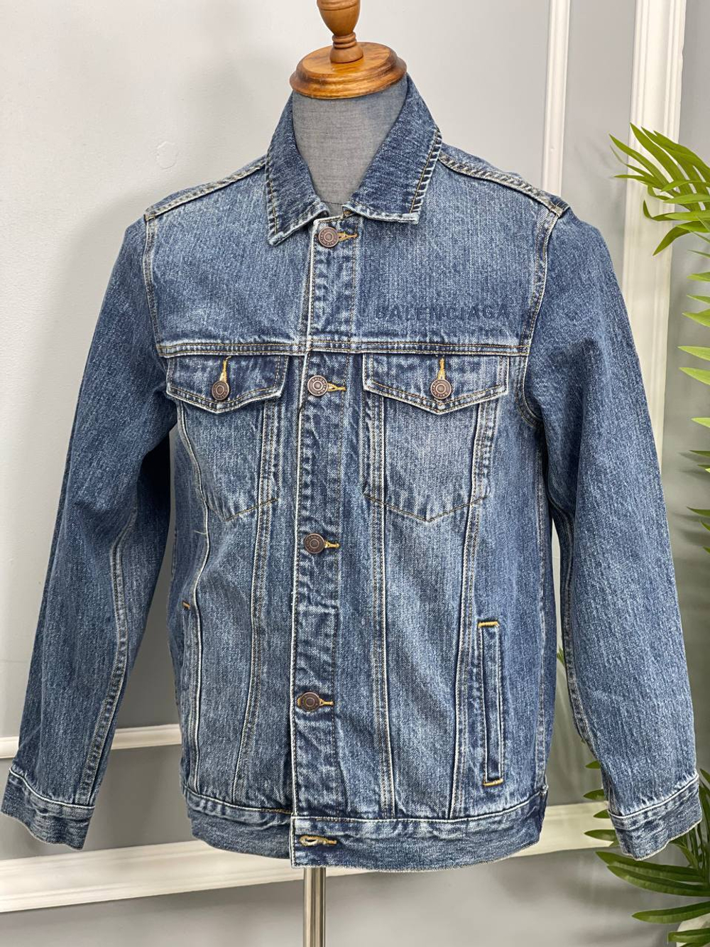Джинсовая куртка Balenciaga