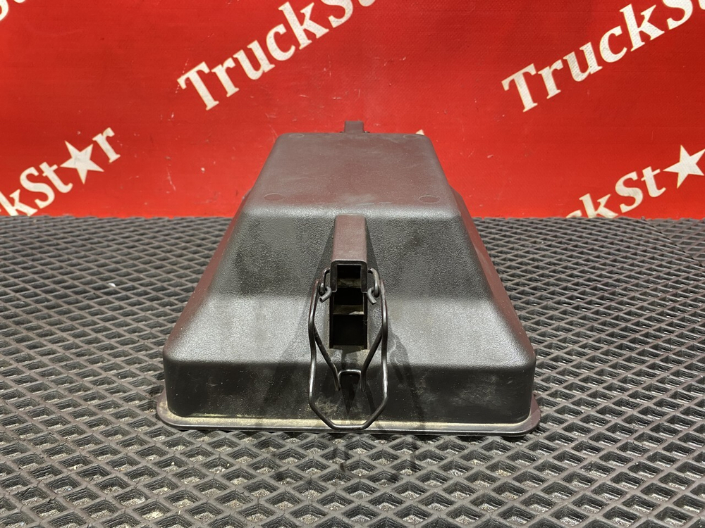 Крышка блока управления шасси 2024г