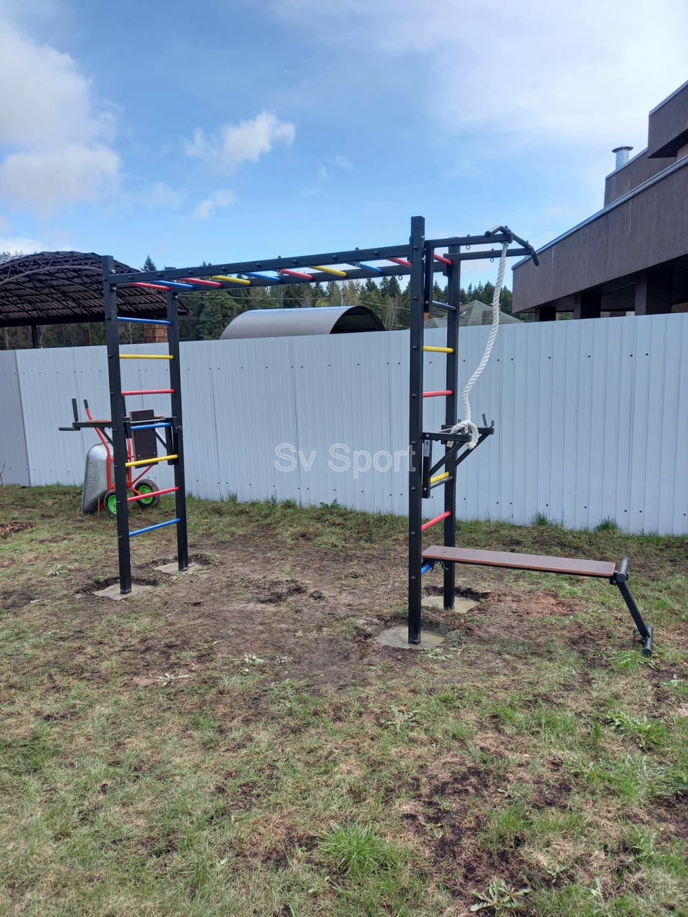 Монтаж уличной шведской стенки Sv Sport Рукоход (4 вертикальных столба)