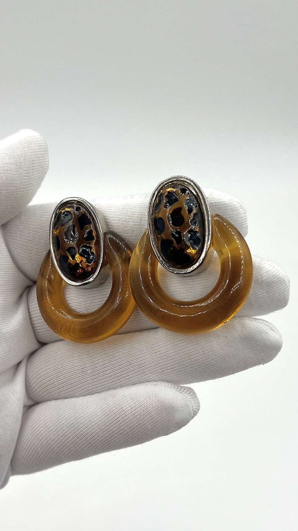 Клипсы с леопардовыми вставками