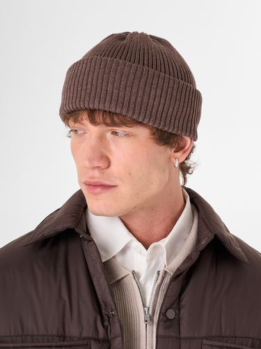 Хлопковая шапка в коричневом цвете