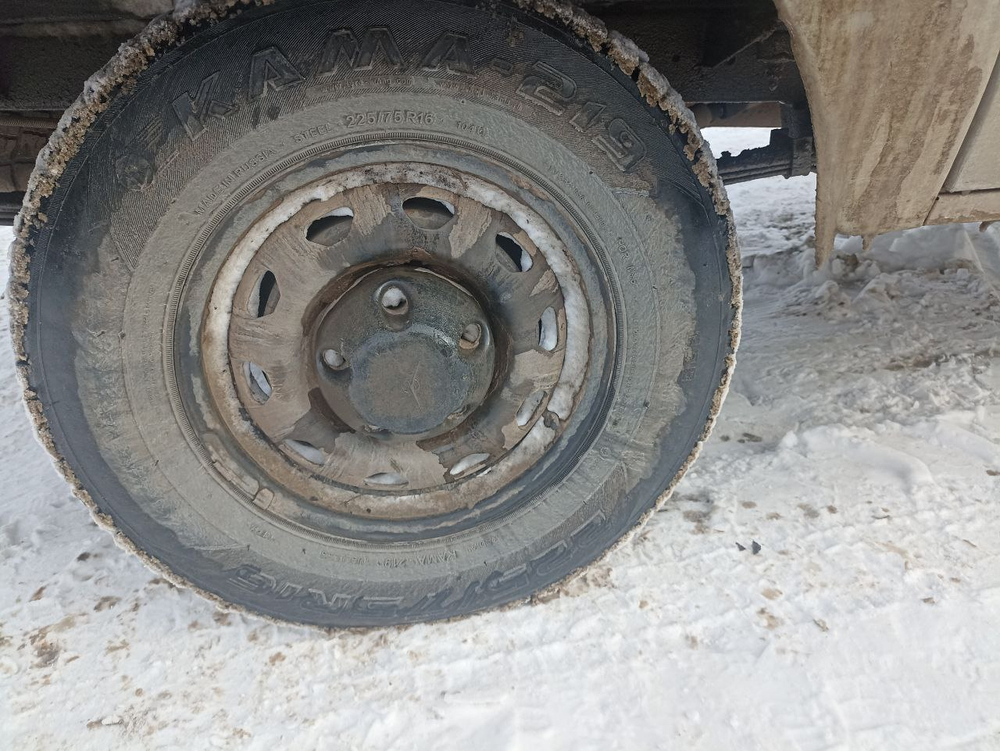 UAZ 3909* Грузопассажирский 390995 (Грузопассажирский, 4+1 мест, без ABS, Бензиновый, 2,7 л, 112 л.с