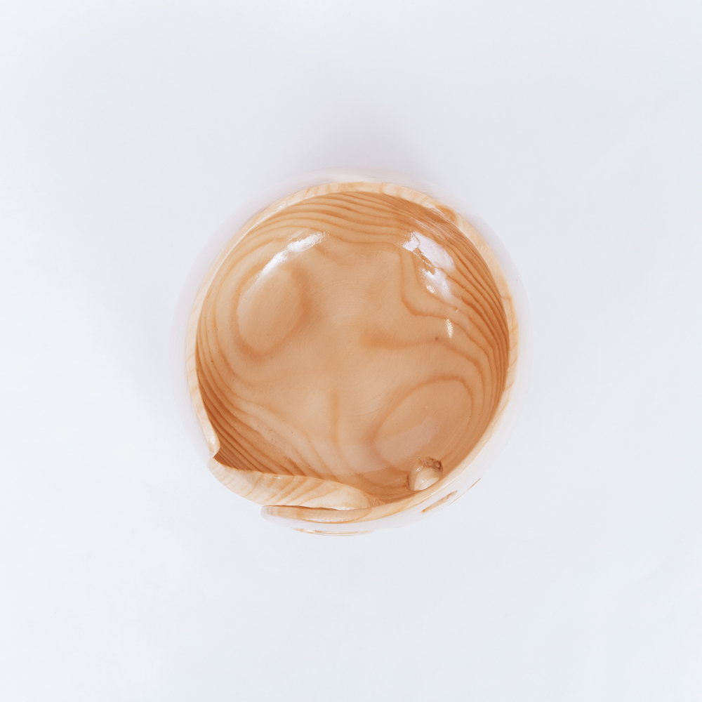 Деревянная клубочница из сибирского кедра. KL13