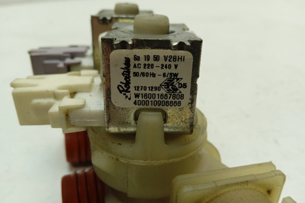 WMSG622 кт135 Клапан подачи воды для стиральной машины Hotpoint-Ariston WMSG622 б/у