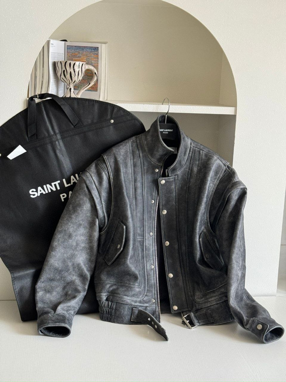 Кожаная куртка Yves Saint Laurent