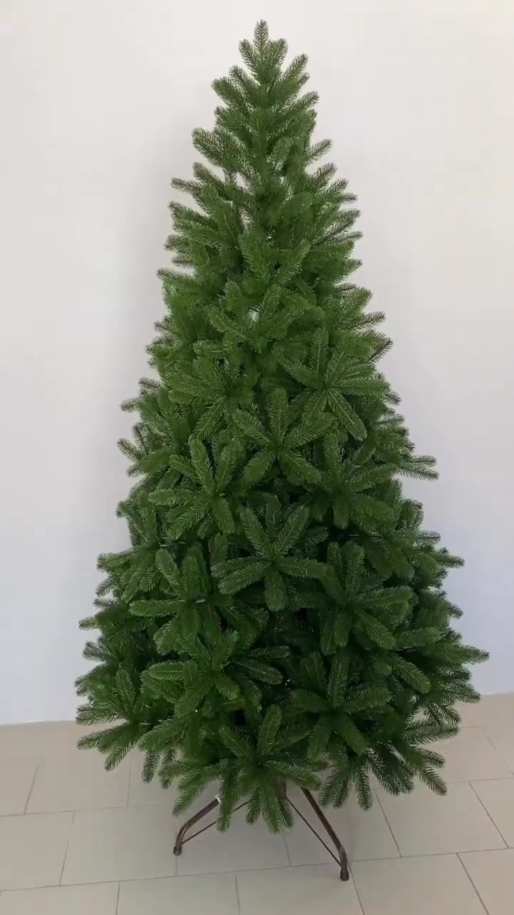 Елка с гирляндой встроенной «Русская Императрица» (Литая хвоя) 250 см / 2,5 м