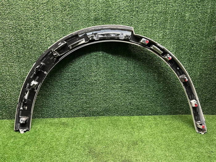 Расширитель левый Porsche Cayenne Coupe (19-нв)