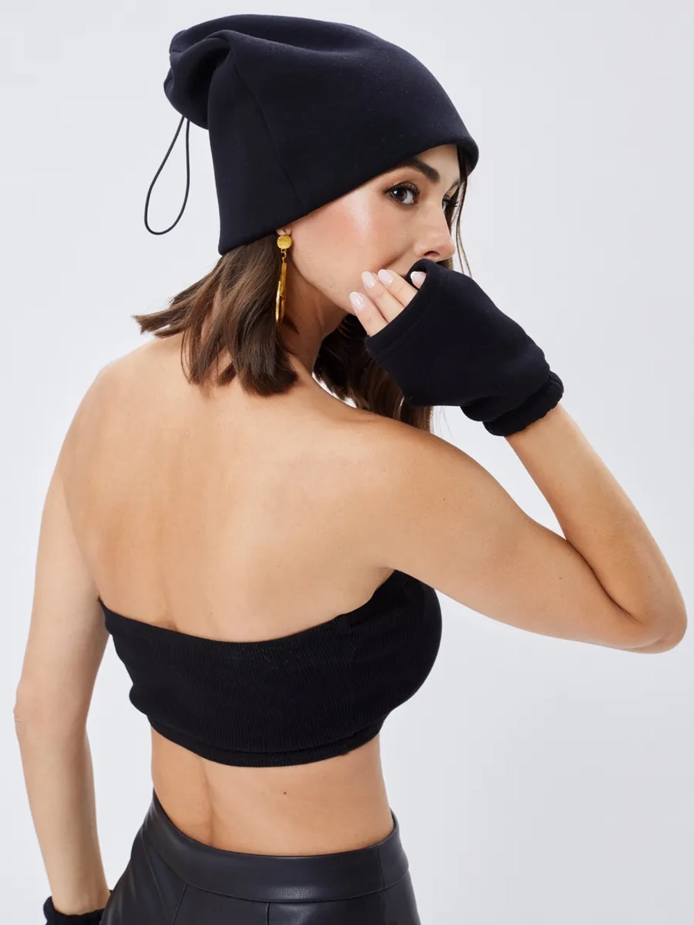 Шапка бини с начесом для хвоста, дред и кос