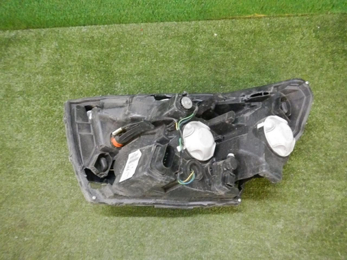 Битая Фара правая Lada Vesta (2015-2022) галоген