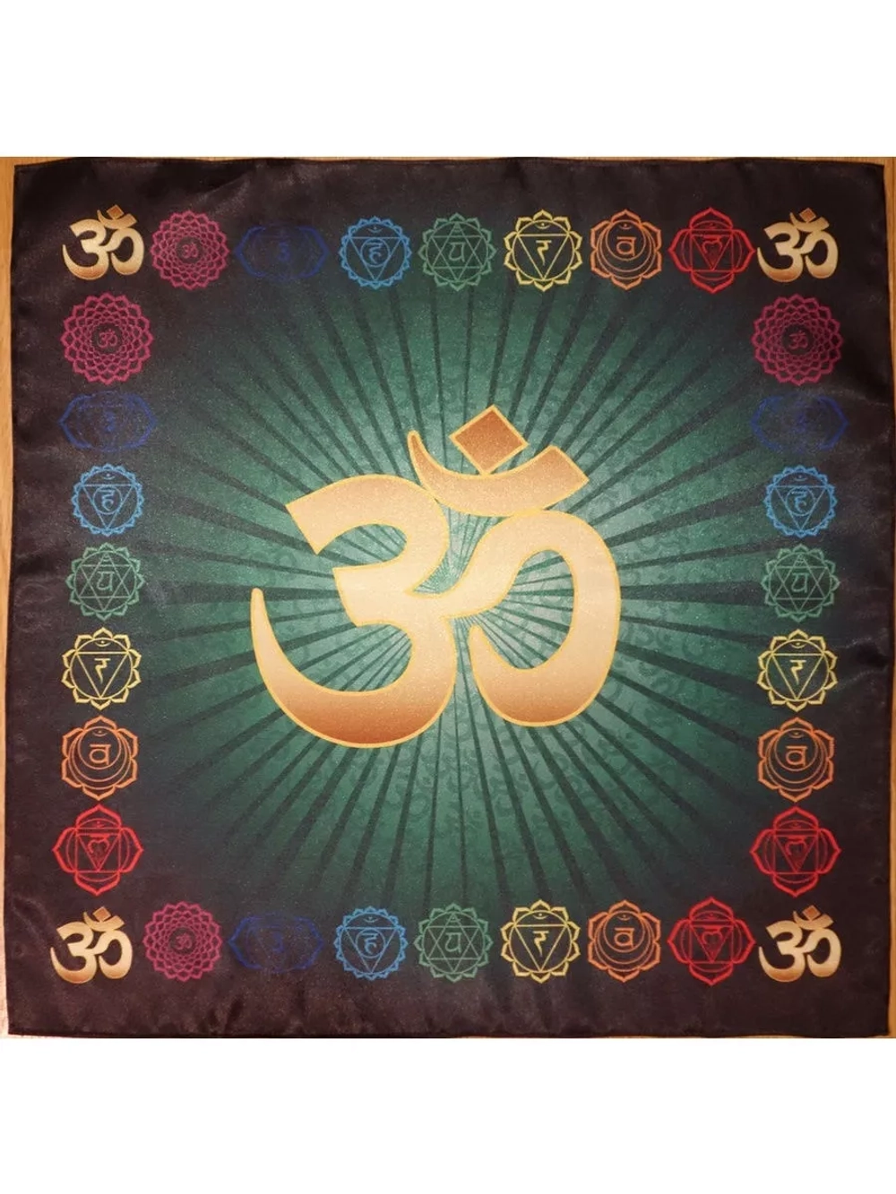 Скатерть для медитаций и йоги Аум, чакры Анахата, зеленая