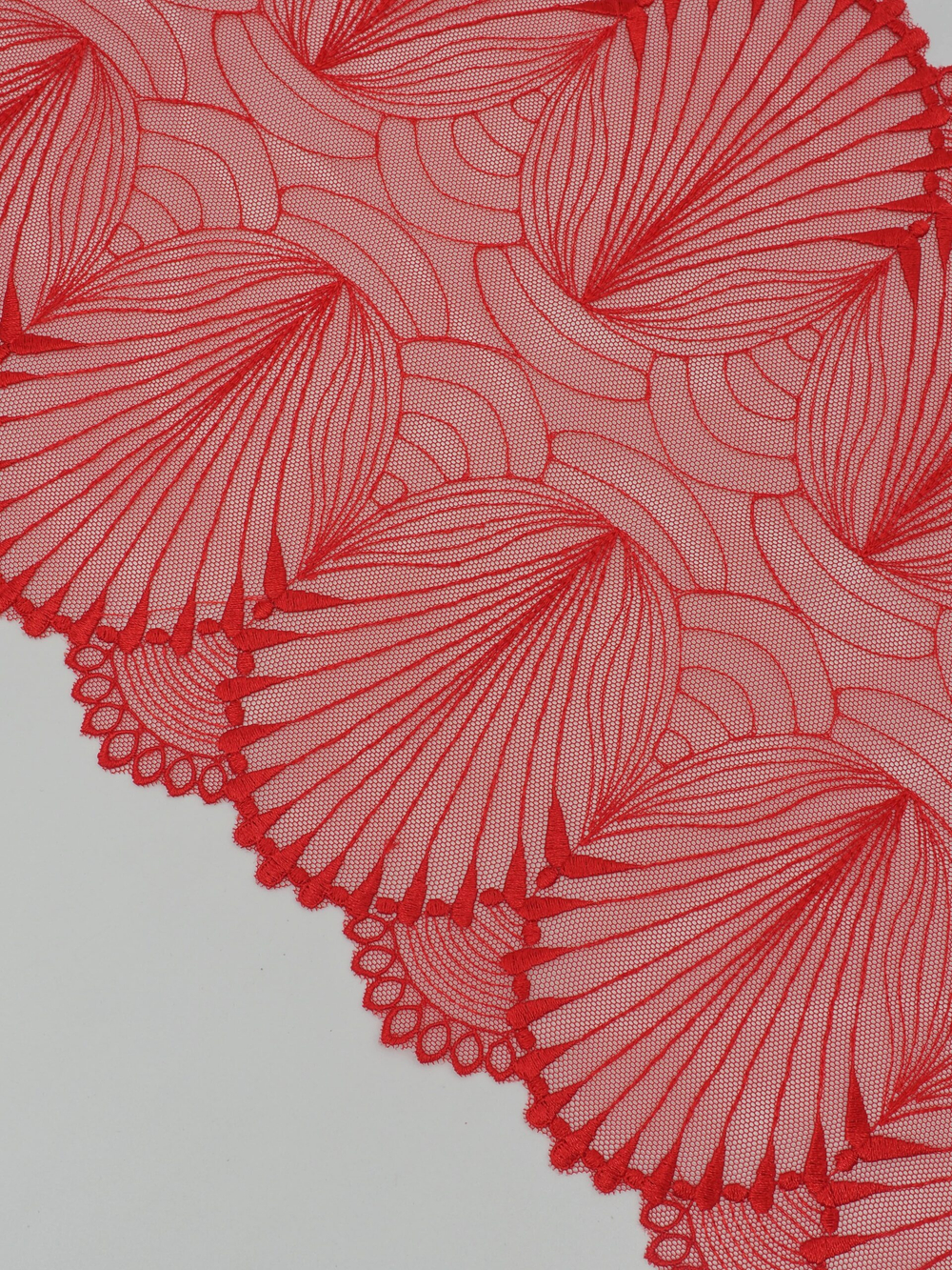 Вышивка на сетке красная неэластичная ширина 24 см