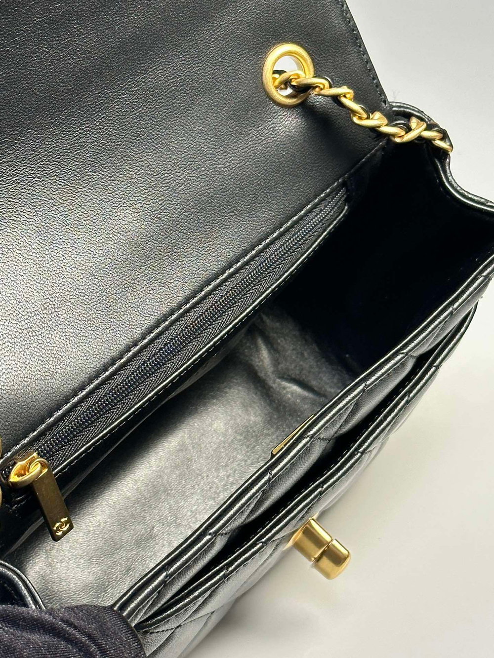 Chanel Bag 19 cm