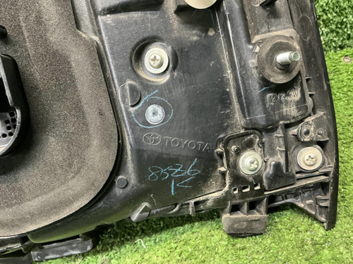 Фонарь левый внутренний Land Cruiser 300 (21-нв)