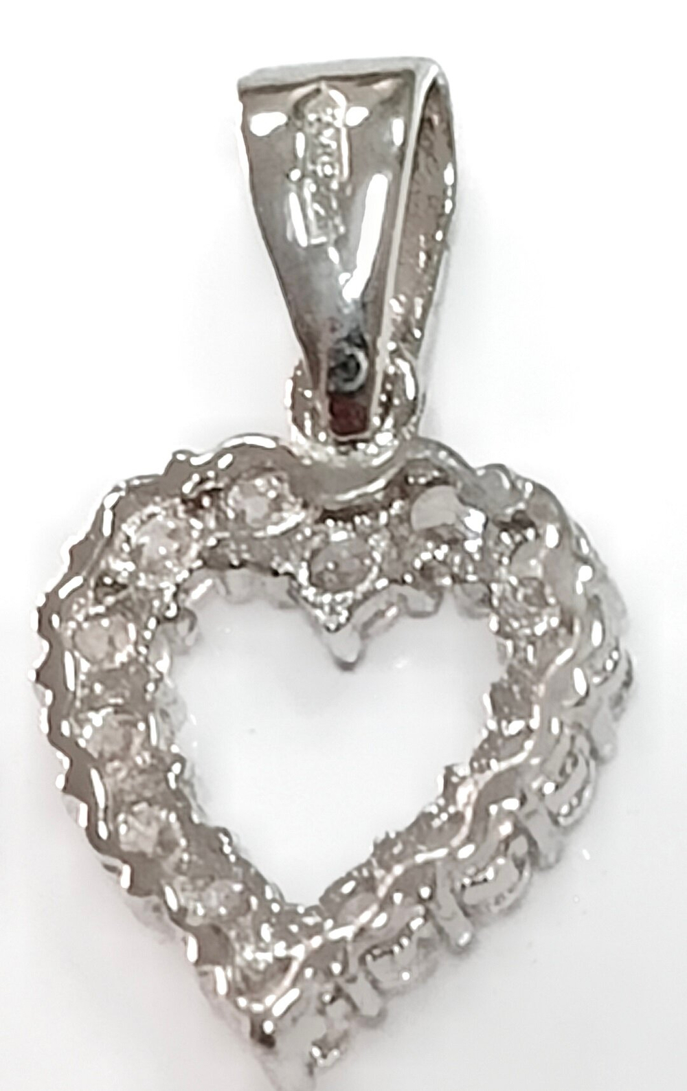 Ювелирная подвеска из серебра