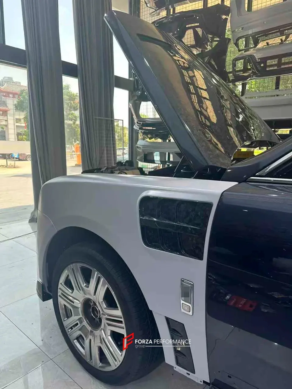 Обвес переделка для ROLLS-ROYCE CULLINAN СЕРИИ 1 2018 - 2025 в ROLLS-ROYCE CULLINAN СЕРИИ 2 РЕСТАЙЛИНГ Ролс Ройс Куллинан