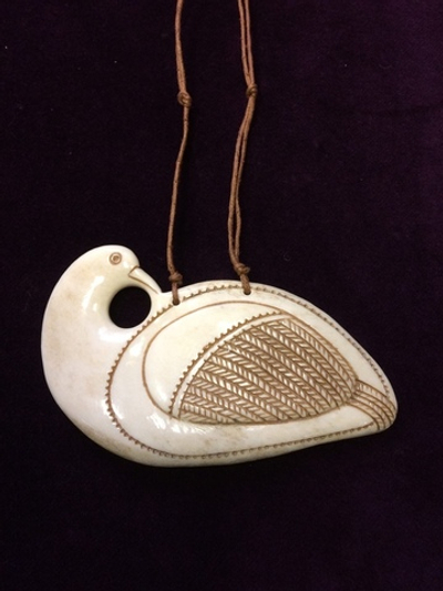 Подвеска "Голубь", рог оленя