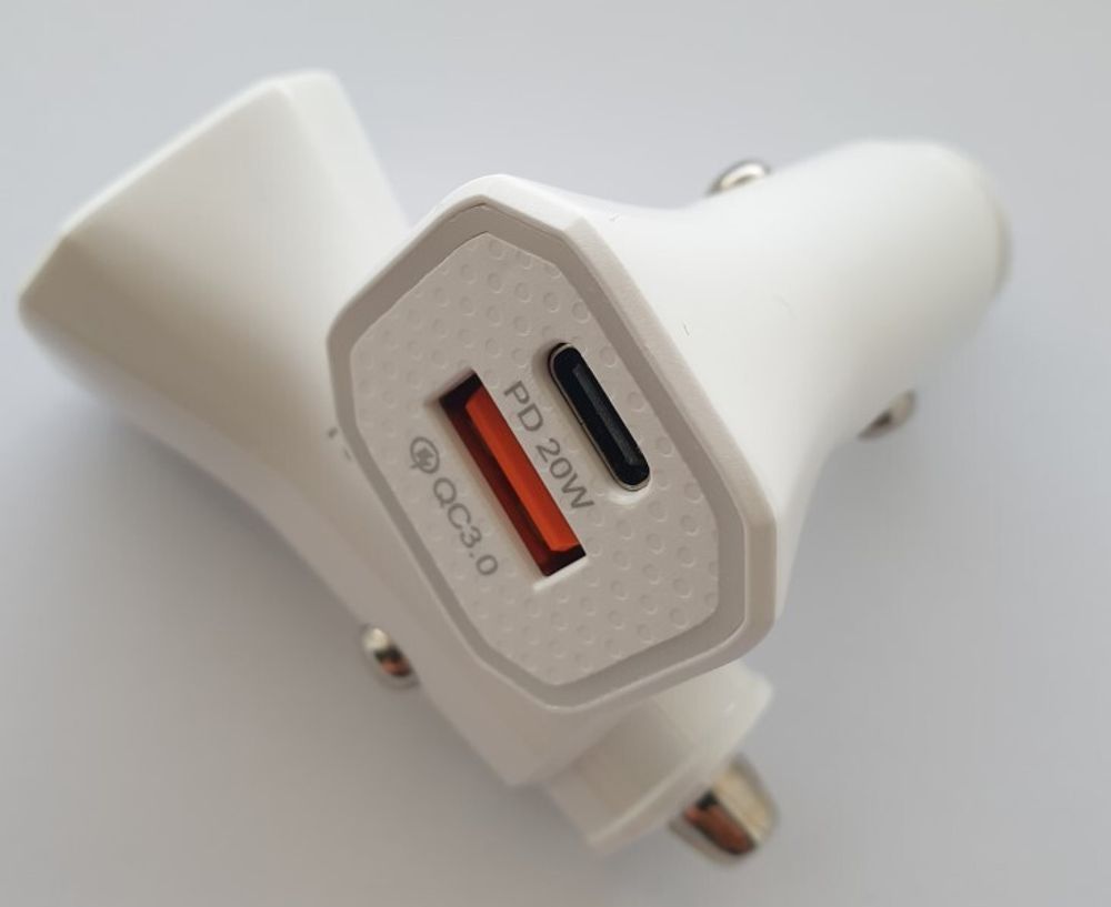 Зарядное устр-во в прикур. 1 USB 3.0A QC3.0 + USB-C (Type-C), белый с подсветкой (LIDER Mobile)