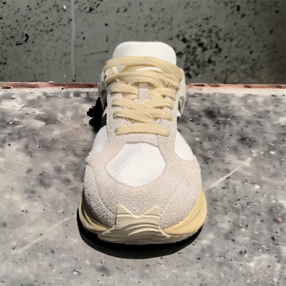 New Balance Warped Runner • Gray