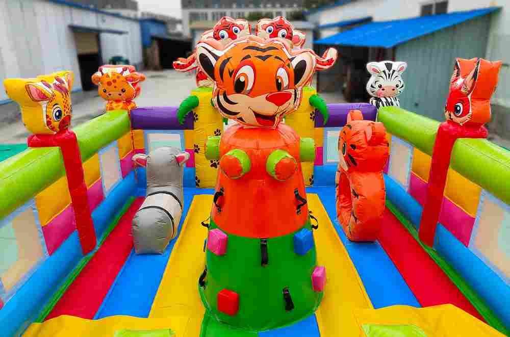 Коммерческий надувной батут «Тигриная страна 4», 9*5*5 м