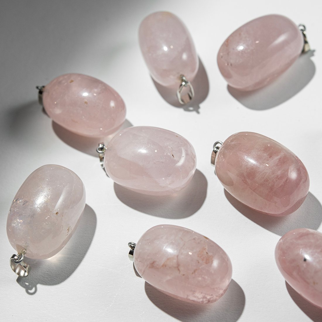 Крупный кулон из натурального розового кварца, 33*19мм