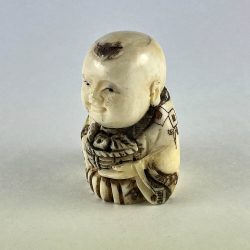 Статуэтка нэцкэ Мальчик Карако в кимоно