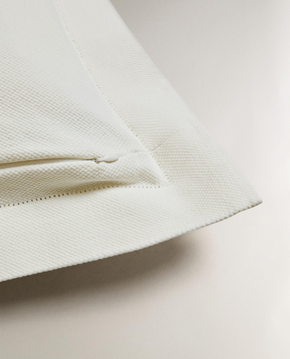 Zara Home наволочка декоративная из хлопка, молочный, 50x50 см