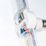 Для эффективного роста растений фитолампа, крупный план шарнирного механизма с электроникой