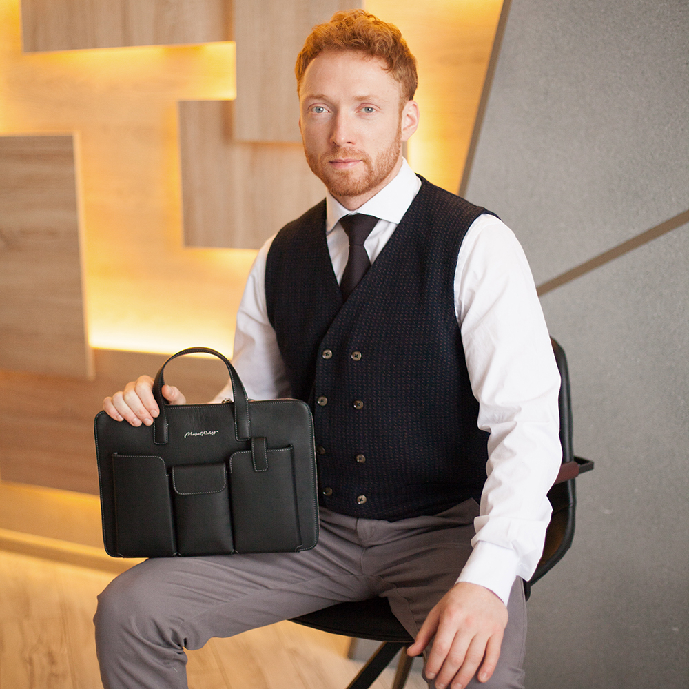 Сумка кожаная для MacBook Pro 13"-14" Bocage с карманами черного цвета