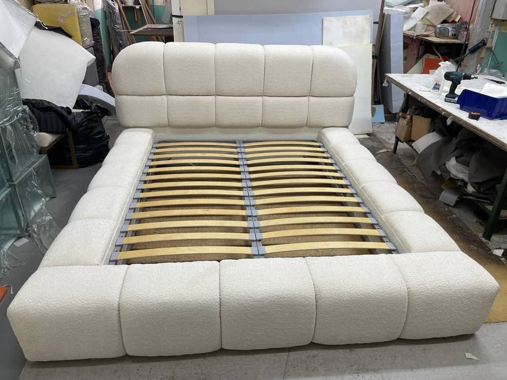 Двуспальная кровать Букле