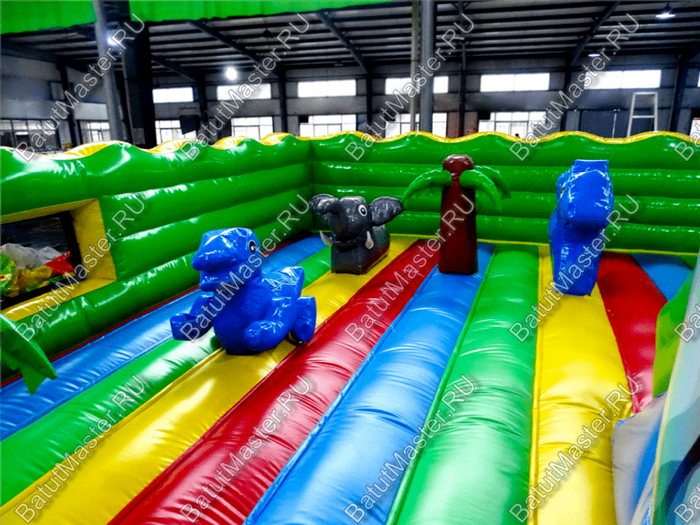 Большой надувной батут "Средневековье" 12*12*5 м