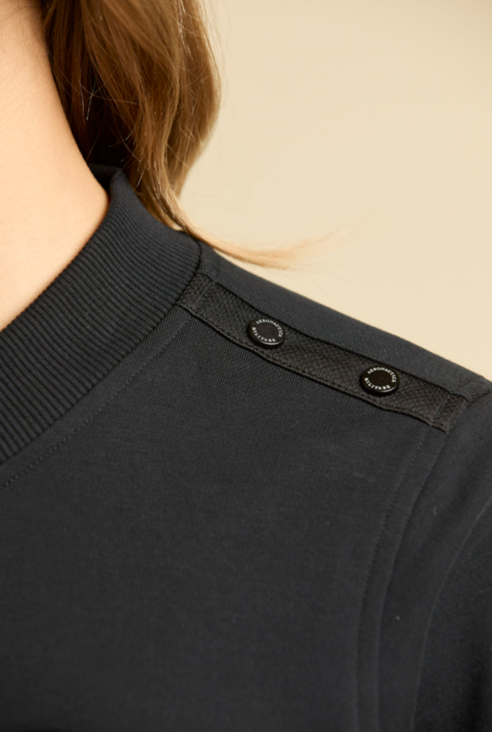 Толстовка с V-образным вырезом