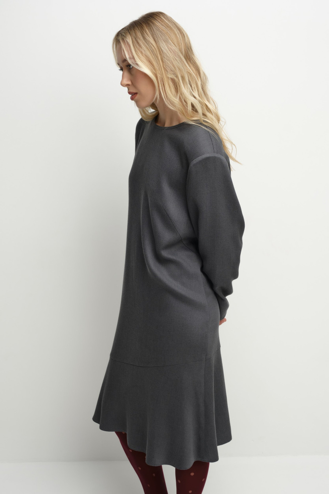 Платье с воланом