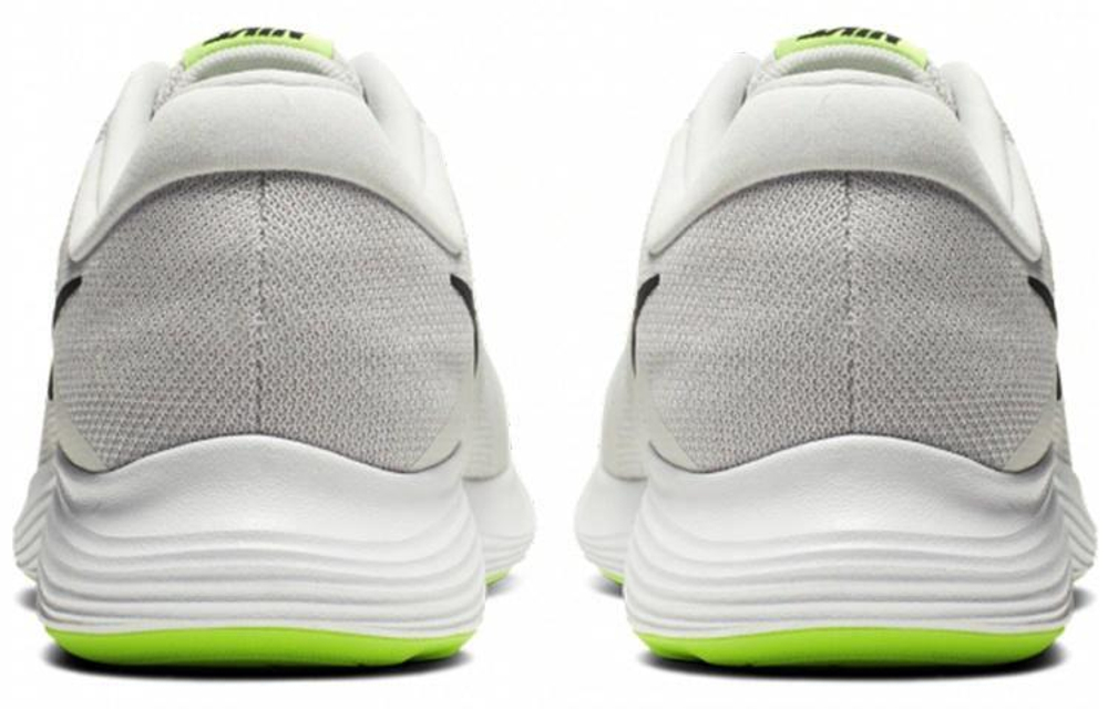 Кроссовки Nike Revolution 4