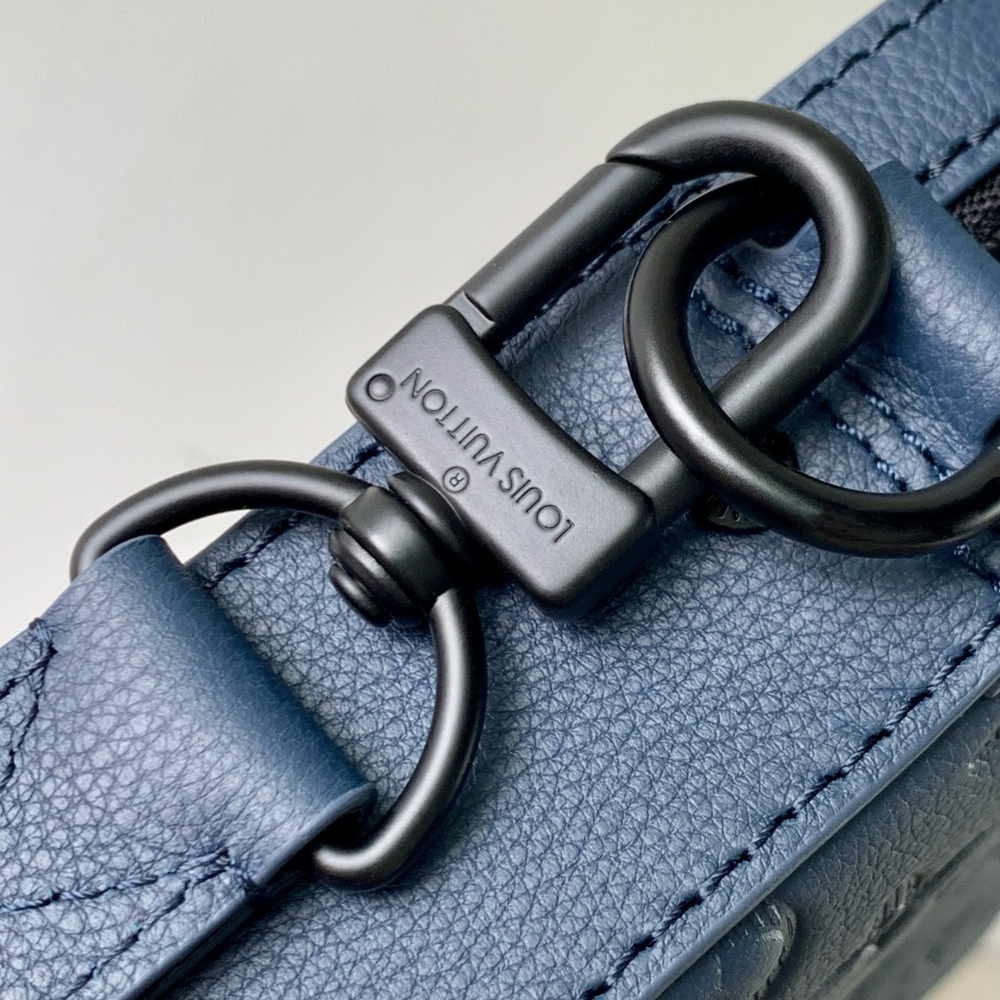 Louis Vuitton Trio Messenger