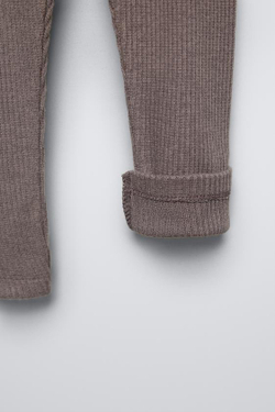 ZARA КОМПЛЕКТ ИЗ ФУТБОЛКИ И ЛЕГИНСОВ, КОРИЧНЕВЫЙ/СЕРЫЙ