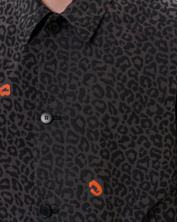 UNDERCOVER КУРТКА СЕРАЯ С ПРИНТОМ