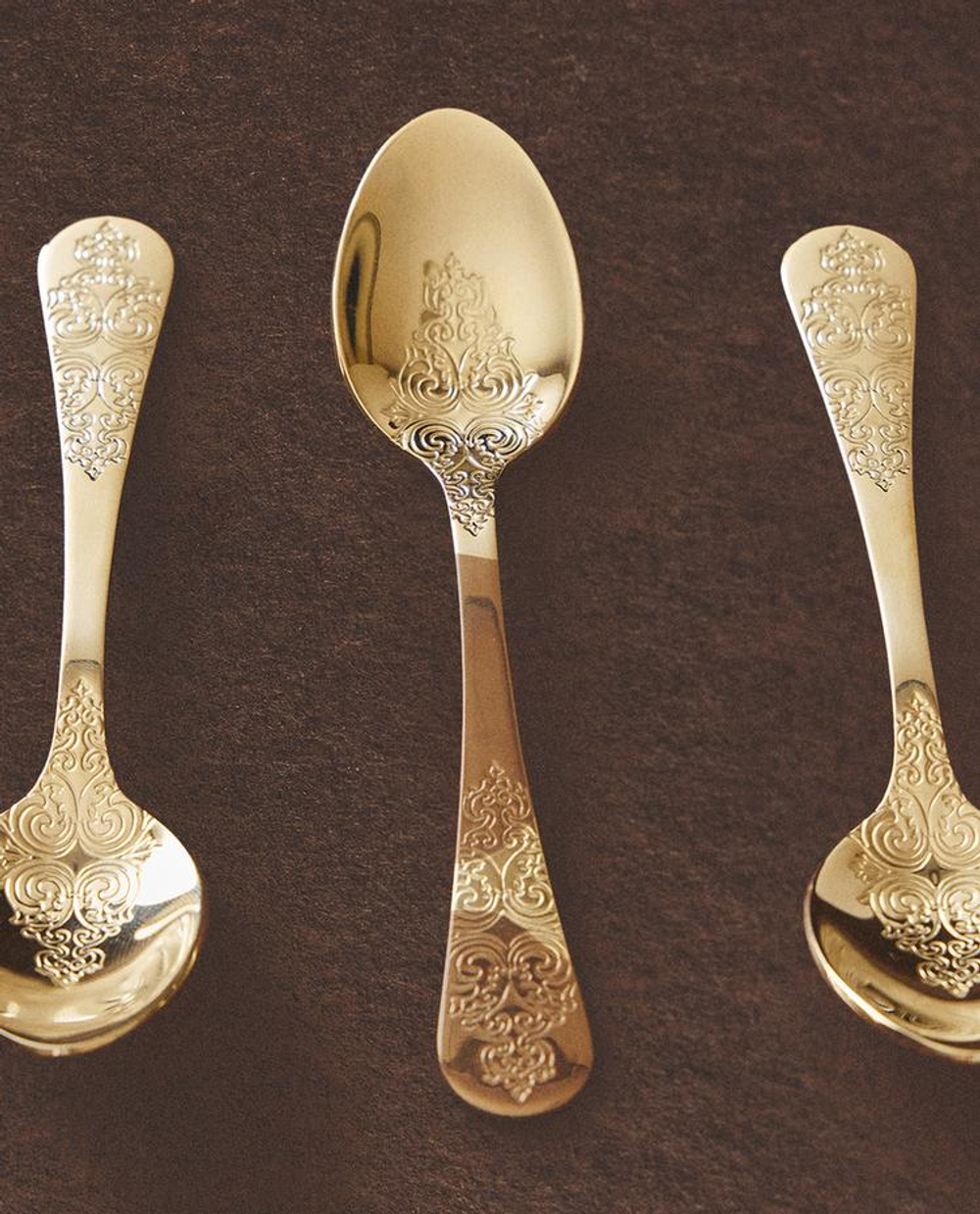 ZARA HOME НАБОР ДЕСЕРТНЫХ ЛОЖЕК С ГРАВИРОВКОЙ (4 ШТ.), ЗОЛОТИСТЫЙ