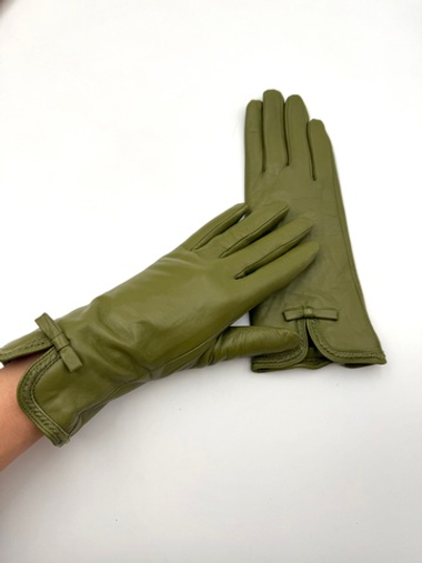 Перчатки с бантом оливковые